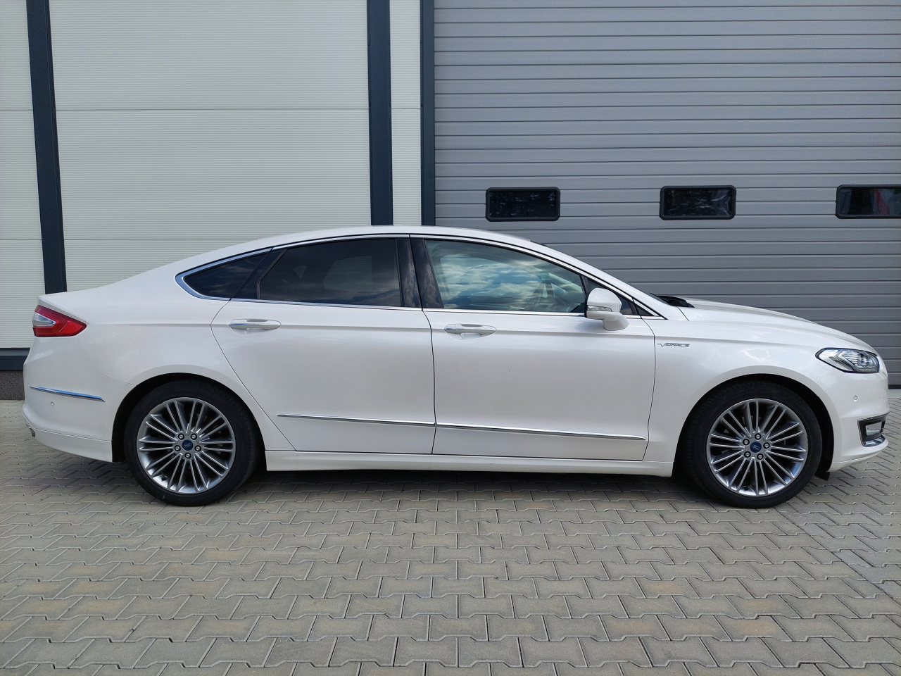 Ford Mondeo Hybrid