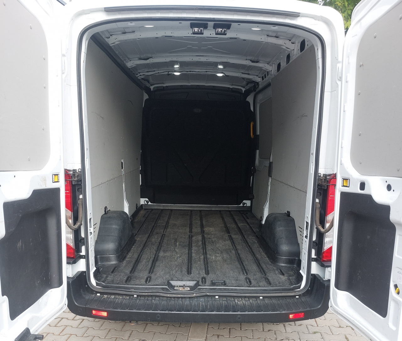 Ford Transit 2.0 TDCi 350 MWB Trend mHEV