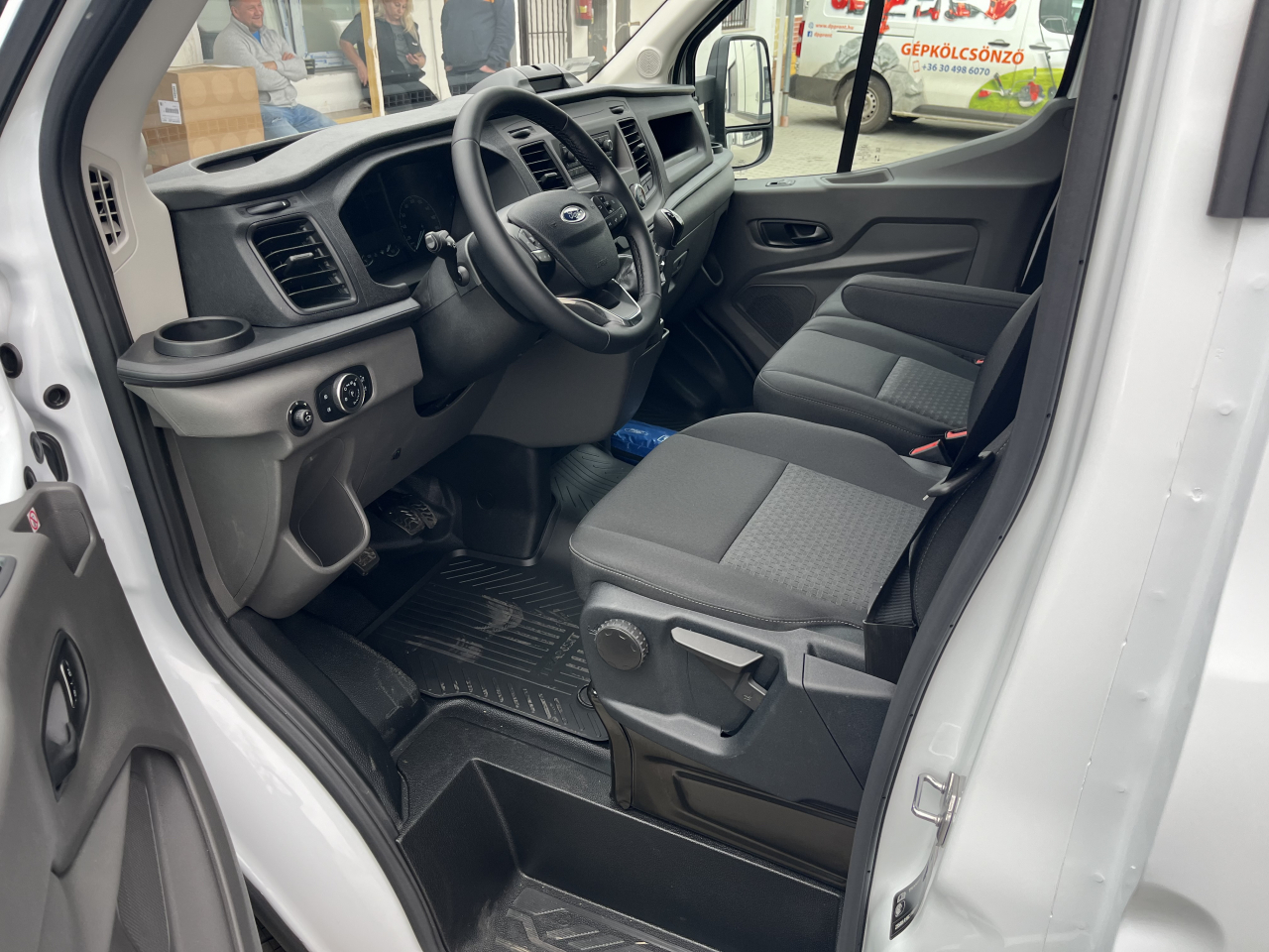 Ford Transit (platós dobozos)